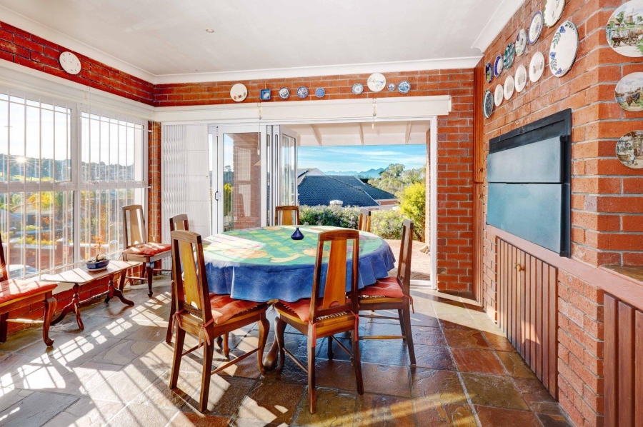 4 Bedroom Property for Sale in Van Riebeeckshof Western Cape